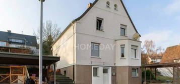 Einfamilienhaus mit ELW, Garten, Terrasse, Carports, Wintergarten und Dachterrasse in ruhiger Lage