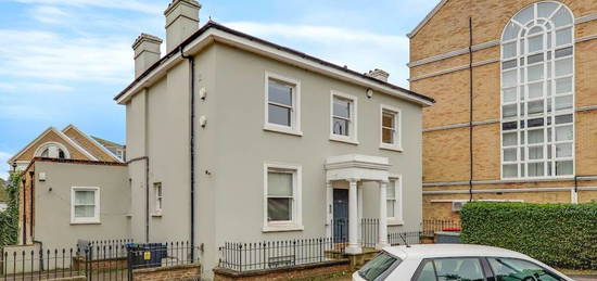 Flat to rent in Church Road, Crystal Palace, London, Greater London SE19