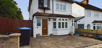 Detached house to rent in Stratford Way, Hemel Hempstead, Hertfordshire HP3