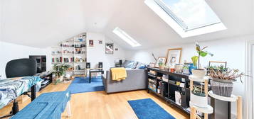 Flat for sale in Manor Road, Beckenham BR3