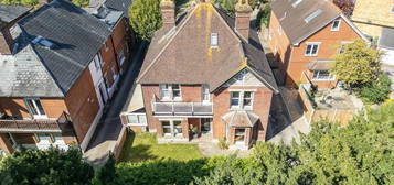 6 bedroom detached house for sale