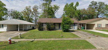 1308 Hooks Dr, Hammond, LA 70401