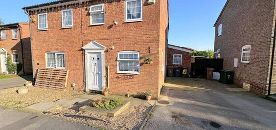 3 bedroom semi-detached house to rent