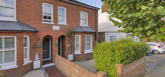 4 bedroom semi-detached house