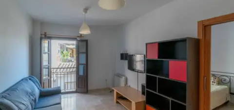 Apartamento en calle Hornillo de Cartuja