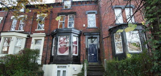 8 bedroom terraced house