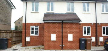 Town house to rent in Amberley Mews, Andover SP10