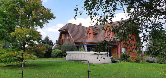 Magnifique maison de maître, avec deux box pour chevaux et un grand terrain de 75 ares