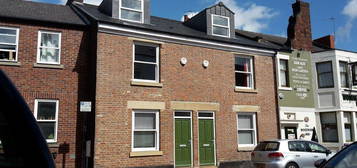 5 bedroom terraced house to rent