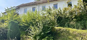 Mehrfamilienhaus oder Zinshaus zum Kauf in Gloggnitz - 199 m², Innenbereich renoviert, Pelletsheizöfen, Lage mit Stadtblick - nur 269.000,00 EUR