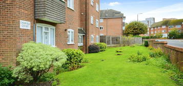 2 bedroom ground floor flat for sale