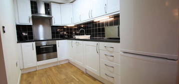 2 bed flat to rent