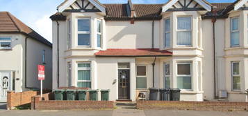 Flat for sale in Highfield Road, Dartford, Kent DA1