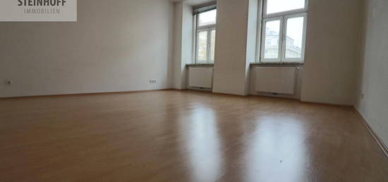 1,5 Zimmer Altbauwohnung im Schlossquadrat