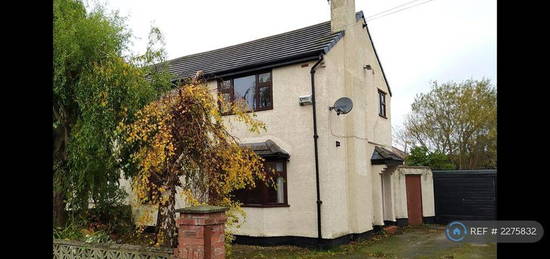 3 bedroom semi-detached house