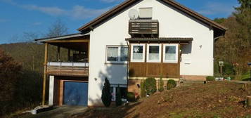 TOLLE BLICKLAGE!!! Einfamilienhaus mit Einliegerwohnung in Breitenbach am Herzberg