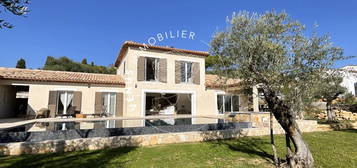 Villa  à vendre, 7 pièces, 5 chambres, 240 m²