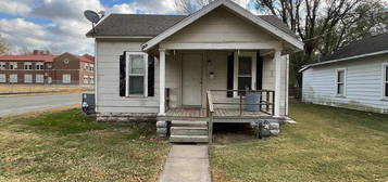 514 N Tucker St, Pittsburg, KS 66762