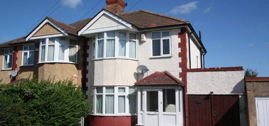 3 bedroom semi-detached house to rent