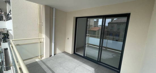 Appartement  à louer, 2 pièces, 1 chambre, 54 m²