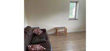 2 bed semi-detached house to rent