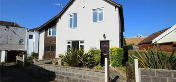 3 bedroom detached house