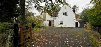 5 bedroom detached house