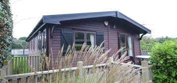 Mobile/park home for sale in Shorefield, Near Milford On Sea, Hampshire SO41