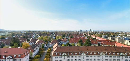 Hoch hinaus mit Weitblick – Ihre 4-Zimmer Wohnung im 11. OG mit viel Potenzial