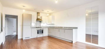 Flat to rent in Columbia Place, Campbell Park, Milton Keynes MK9