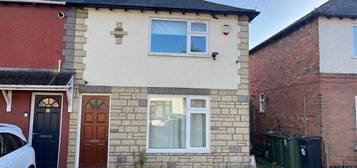 2 bed terraced house to rent