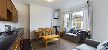 4 bedroom flat to rent