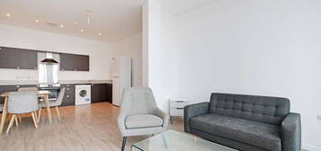 Flat to rent in Apt 202 The Gateway, Broad Street, Sheffield S2