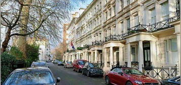 Flat to rent in Rutland Gate, London SW7