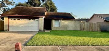 2608 Northern Dr, League City, TX 77573