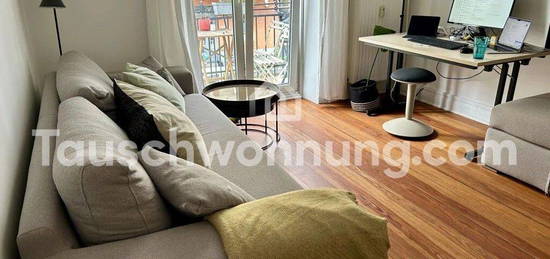 [TAUSCHWOHNUNG] Helle, renovierte Altbauwohnung mit Balkon und 48qm