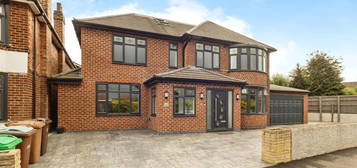 8 bedroom detached house for sale