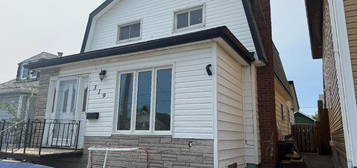 319 MAPLE STREET S, Timmins (TS - SE), Ontario