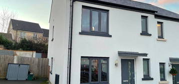 3 bed semi-detached house to rent