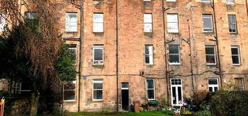 2 bed flat to rent