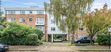 Flat to rent in Greta House, Hardy Road SE3