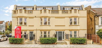 Flat for sale in Birkbeck Avenue, Acton W3