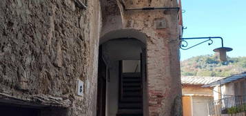 Casa indipendente da ristrutturare mammola