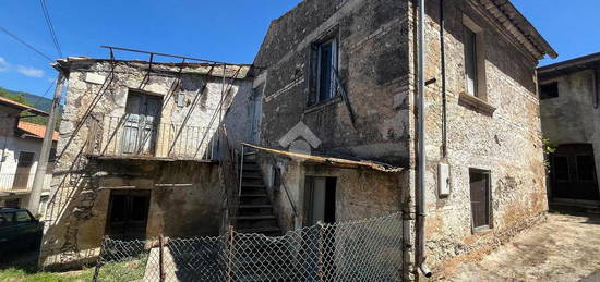 CASA DI CORTE A ISOLA DEL LIRI