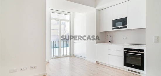 Apartamento T1 localizado na Villa Anna - Condomínio Bougainville, em Benfica