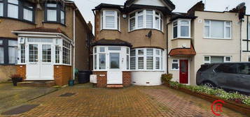 4 bedroom end of terrace house for sale