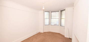 Flat to rent in Richmond Place, Brighton, East Sussex BN2