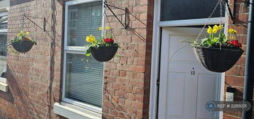 2 bedroom terraced house