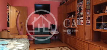 Apartament de vanzare 3 camere zona Decebal, Oradea.