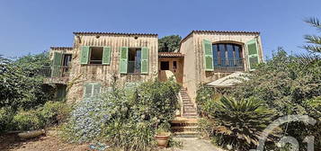 Vente maison 8 pièces 240 m²